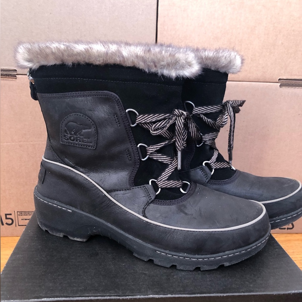 Sorel Tivoli III Womens Snow Boot size 12 black faux fur trim waterproof lace up